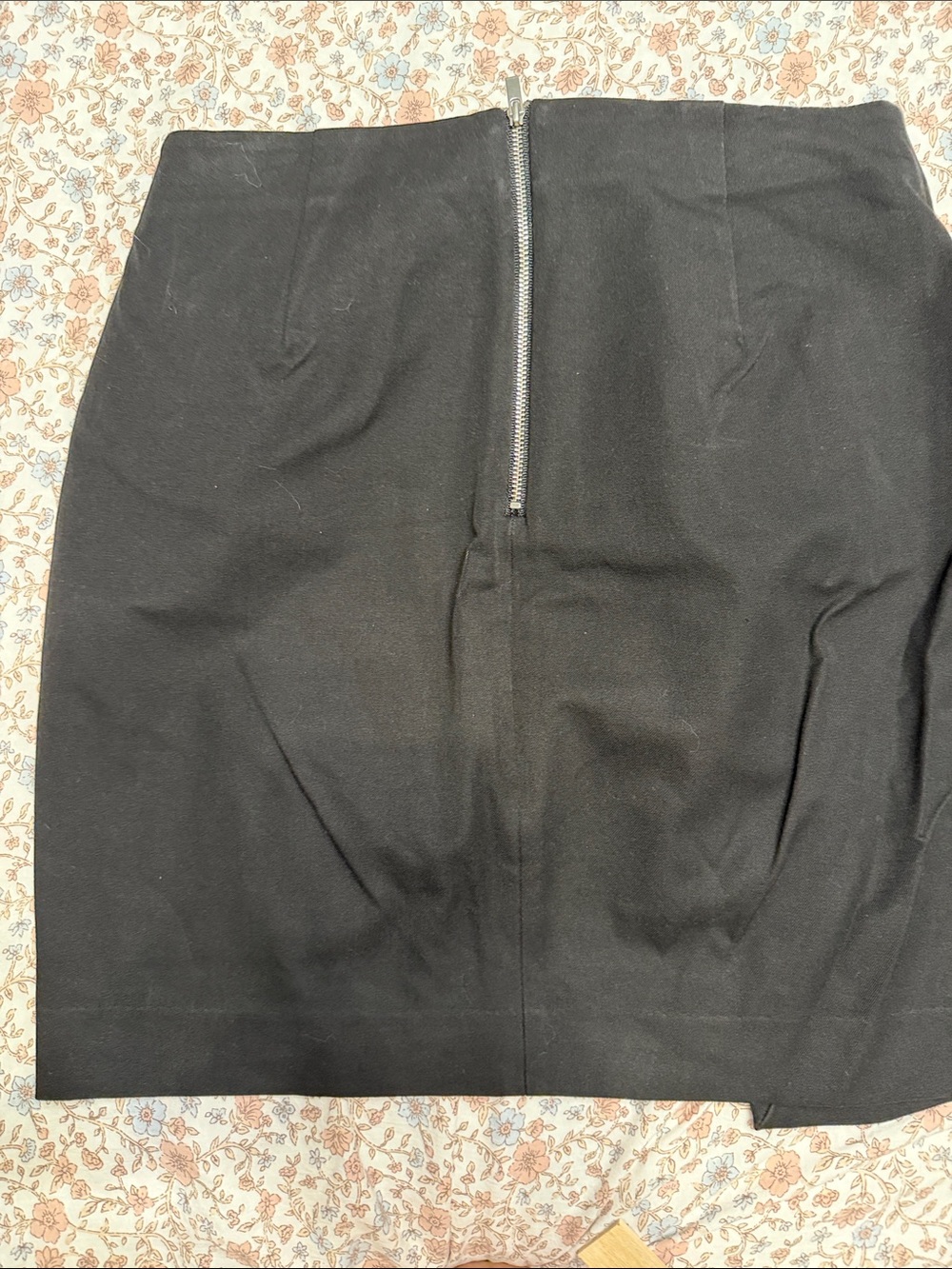 Banana Republic Black and White Diagonal Colorblock Pencil Skirt - Picture 2 of 5